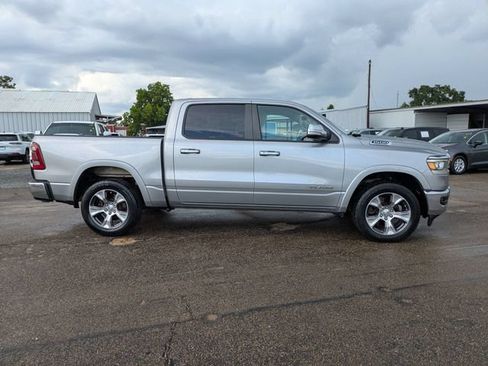 Used 2022 RAM 1500 Laramie AWD/4WD image 3