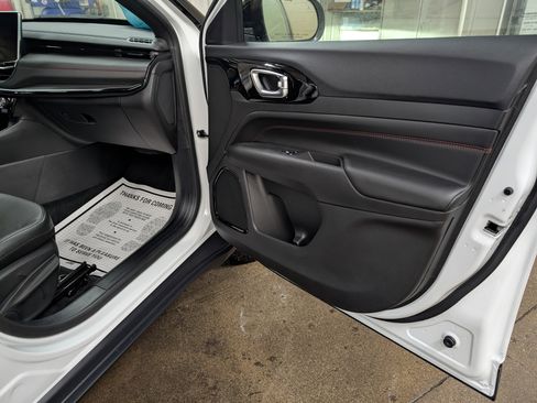 New 2026 Jeep Compass Trailhawk image 4