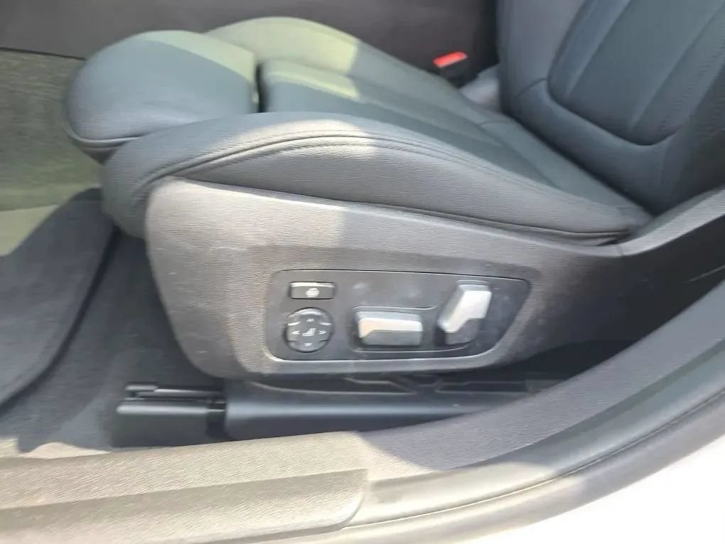 Used 2020 BMW 330i Sedan w/ Convenience Package RWD image 15