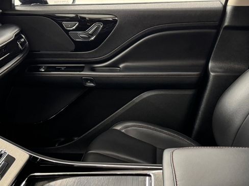 Used 2024 Lincoln Aviator AWD image 25