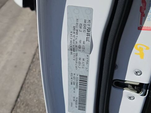 Used 2017 Dodge Charger SRT Hellcat w/ Harman/Kardon Audio Group image 35