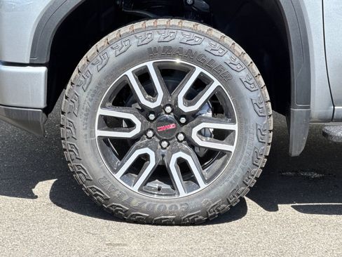 New 2026 GMC Sierra 1500 AT4 w/ AT4 Premium Package AWD/4WD image 31