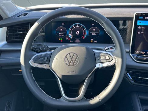 New 2026 Volkswagen Tiguan SE FWD image 14