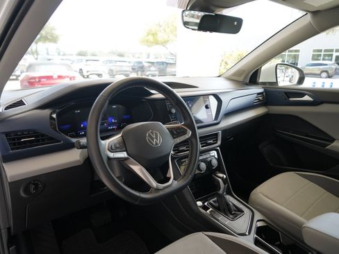 Certified 2023 Volkswagen Taos SE w/ Black Wheel Package FWD image 8