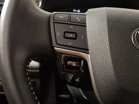 Used 2025 Toyota Camry SE image 20