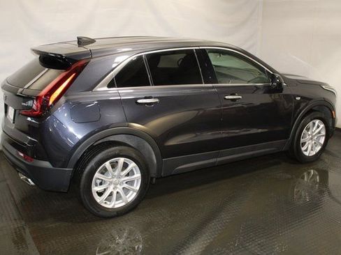 Certified 2022 Cadillac XT4 Luxury w/ Cold Weather Package image 5
