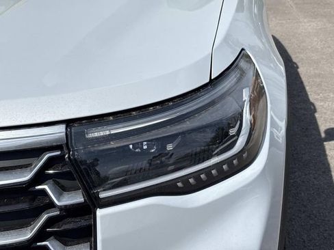 New 2026 Ford Explorer Platinum image 10