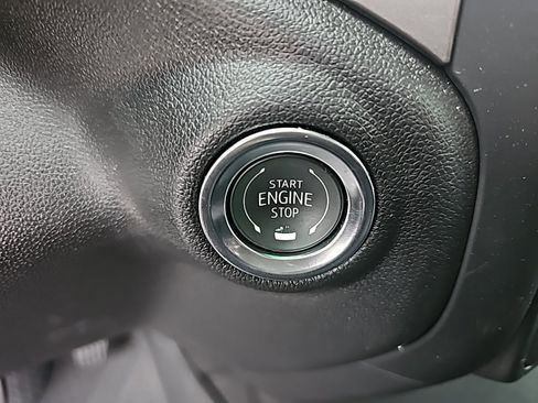 Certified 2025 Chevrolet Silverado 1500 Custom image 19