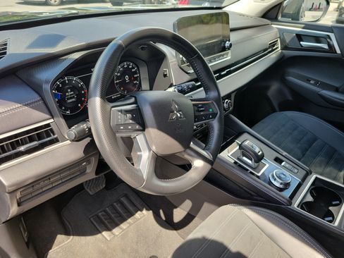 Used 2024 Mitsubishi Outlander SE Black Edition AWD/4WD image 19