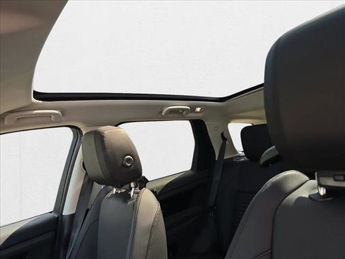 New 2025 Land Rover Discovery Sport S image 30