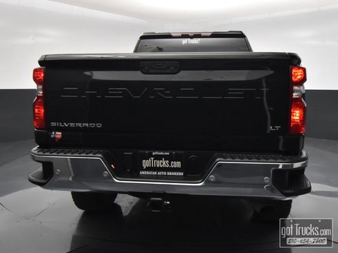 Used 2024 Chevrolet Silverado 2500 LT AWD/4WD image 6