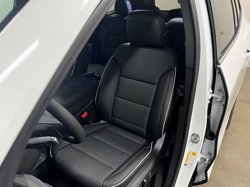 New 2026 Buick Enclave Preferred w/ LPO, Floor Liner Package AWD/4WD image 32