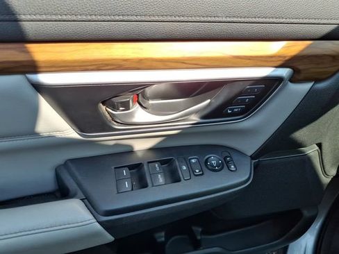 Used 2017 Honda CR-V Touring image 13