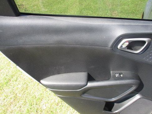 Used 2021 Kia Soul S image 14