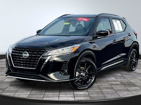 Used 2021 Nissan Kicks SR w/ SR Premium Package FWD image 12