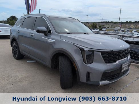 Used 2025 Kia Sorento SX FWD image 2
