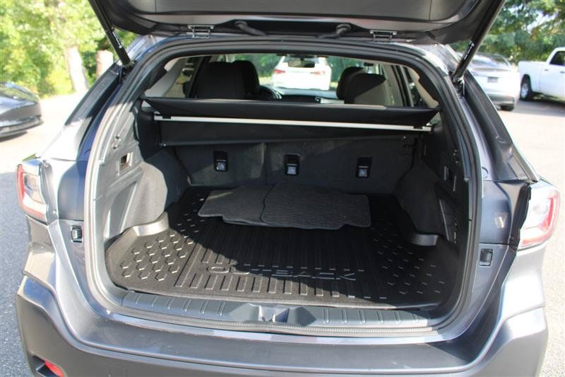 Used 2025 Subaru Outback Premium AWD/4WD image 13