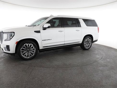Used 2024 GMC Yukon XL Denali Ultimate image 6