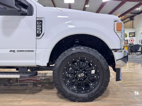 Used 2021 Ford F250 XLT w/ XLT Value Package image 4
