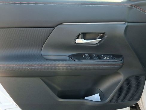 Certified 2025 Nissan Kicks SR w/ SR Premium Package image 12