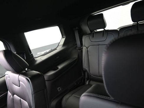 New 2025 Jeep Grand Cherokee L Limited image 29