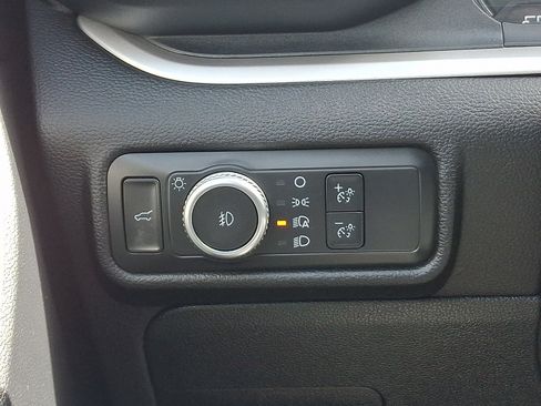 Certified 2022 Ford Explorer XLT w/ Equipment Group 202A AWD/4WD image 24