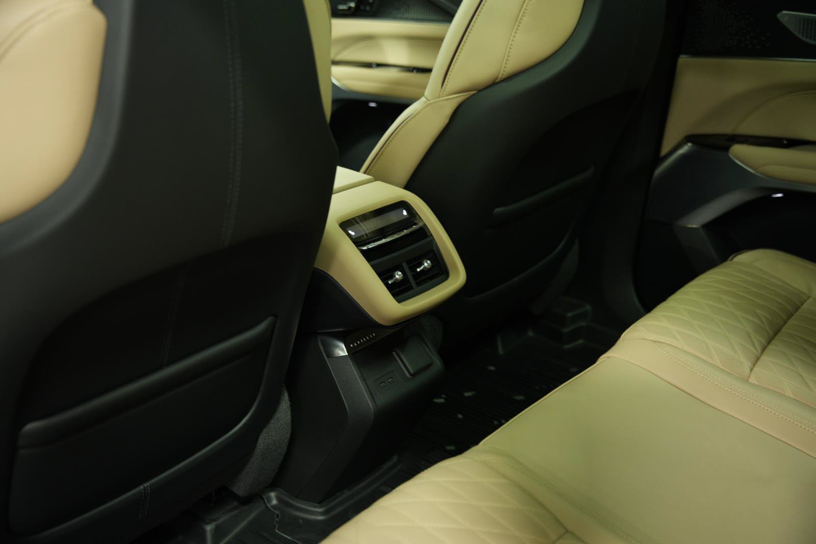 Used 2026 Cadillac Lyriq Signature Luxury w/ Nappa Leather Package AWD/4WD image 23