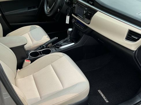 Used 2014 Toyota Corolla LE FWD image 22