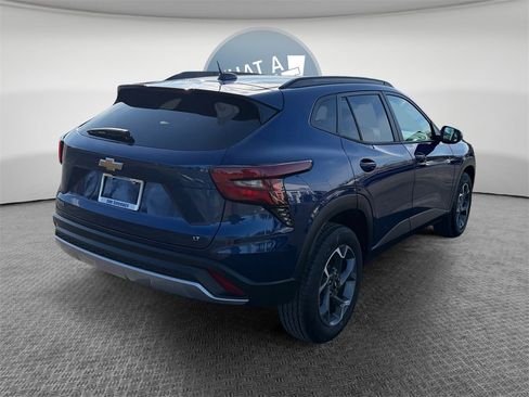 Certified 2024 Chevrolet Trax LT w/ LT Convenience Package image 3