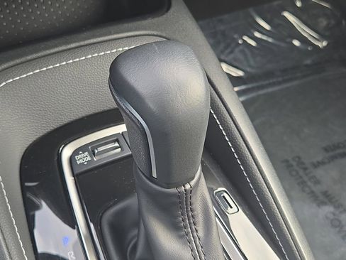 Used 2025 Toyota Corolla SE image 22