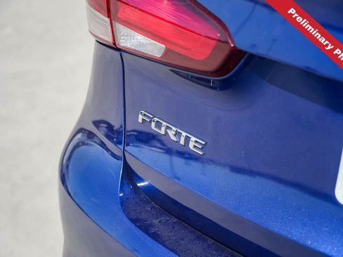 Used 2017 Kia Forte LX FWD image 10