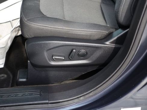 Used 2017 Ford Explorer XLT w/ Equipment Group 201A FWD image 16