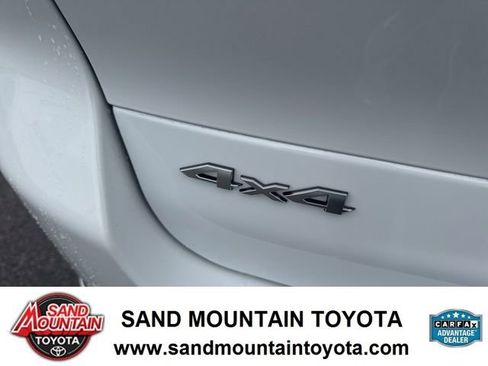 Used 2024 Jeep Grand Cherokee L Summit w/ Luxury Tech Group V image 11