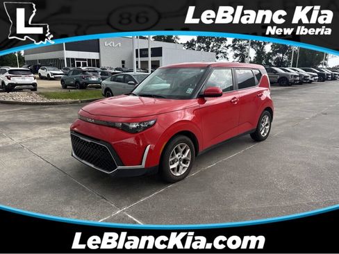 Used 2024 Kia Soul LX w/ Option Group 015 FWD image 1