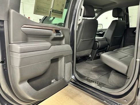 Used 2026 GMC Sierra 1500 SLT AWD/4WD image 18