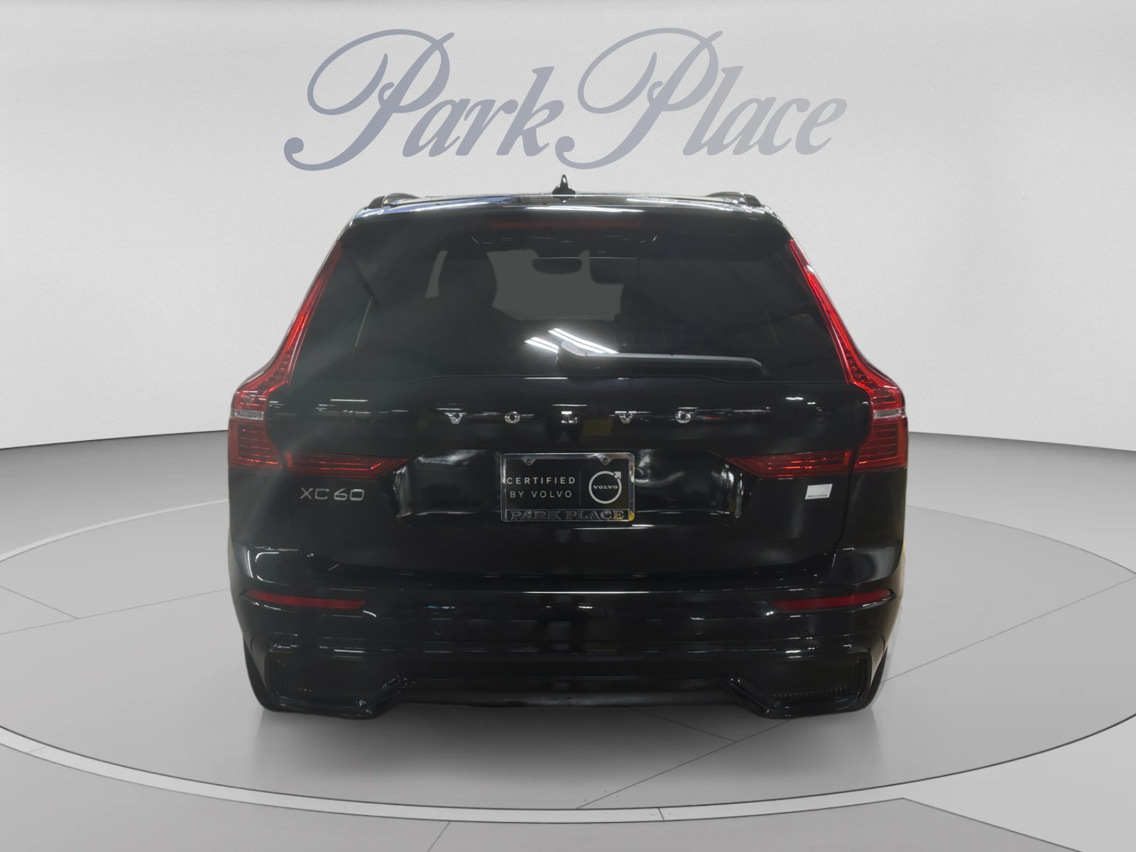 Used 2024 Volvo XC60 T8 Core AWD/4WD image 4