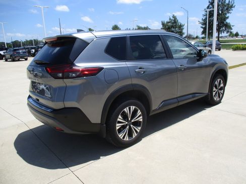 Used 2023 Nissan Rogue SV AWD/4WD image 6