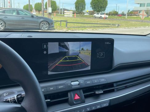 Used 2025 Kia K4 LXS image 22