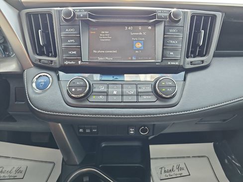 Used 2018 Toyota RAV4 XLE AWD/4WD image 23