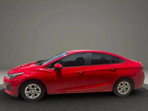 Used 2019 Chevrolet Cruze Sedan FWD image 4