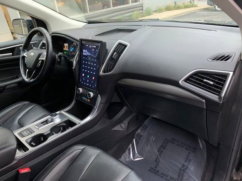 Used 2022 Ford Edge Titanium AWD/4WD image 11