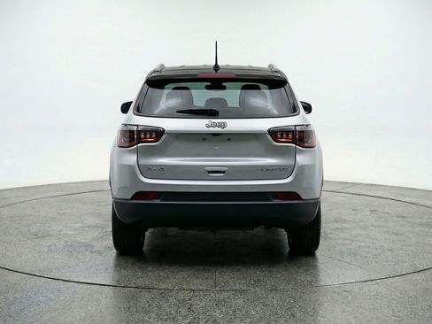 Used 2025 Jeep Compass Limited AWD/4WD image 7