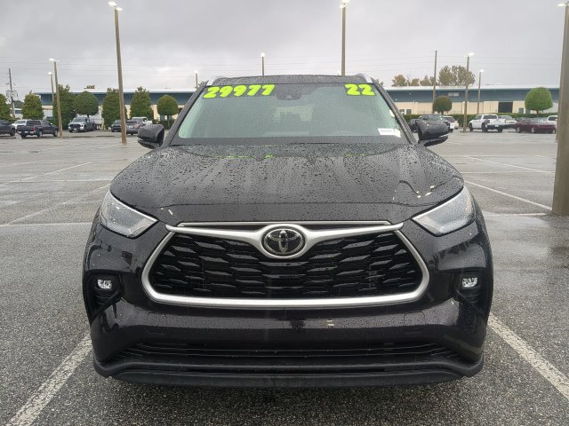 Used 2022 Toyota Highlander XLE FWD image 9