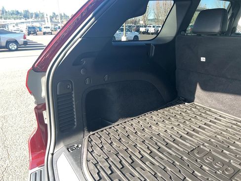 Used 2018 Jeep Grand Cherokee Limited w/ Luxury Group II image 21