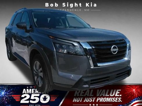 Used 2024 Nissan Pathfinder SV AWD/4WD image 5