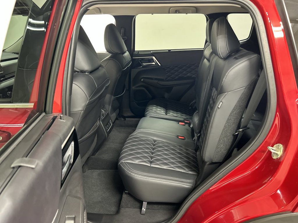 Used 2024 Mitsubishi Outlander SEL AWD/4WD image 20