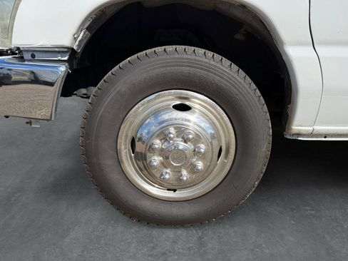 Used 2021 Ford E-350 and Econoline 350 Super Duty w/ Power Windows & Locks Group image 18