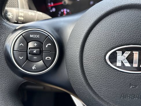 Used 2021 Kia Soul LX FWD image 17