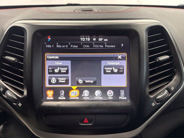 Used 2017 Jeep Cherokee Trailhawk w/ Cold Weather Group AWD/4WD image 19