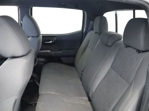 Used 2018 Toyota Tacoma TRD Off-Road AWD/4WD image 22